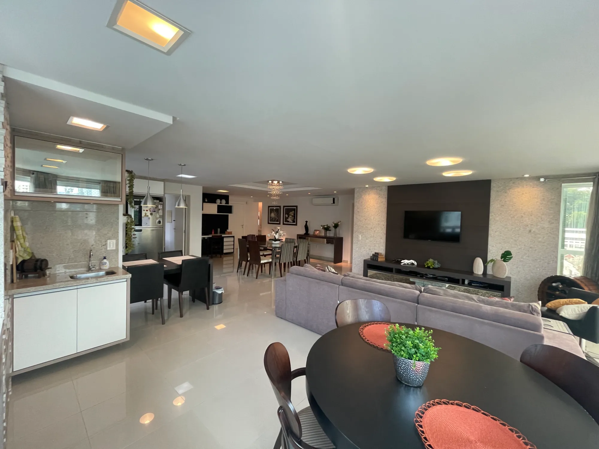 Apartamento Mobiliado de 174m² | 3 Suítes | Victor Konder