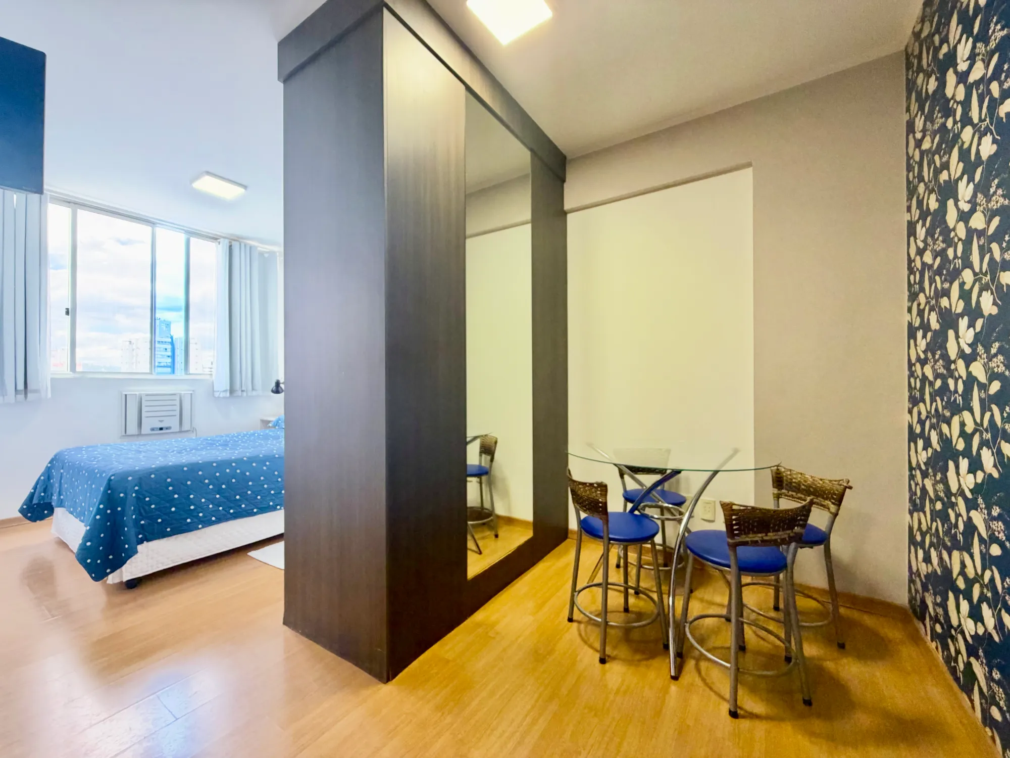 Foto de Apartamento Mobiliado de 28m² | 1 Suíte | 1 Vaga | Centro de Blumenau