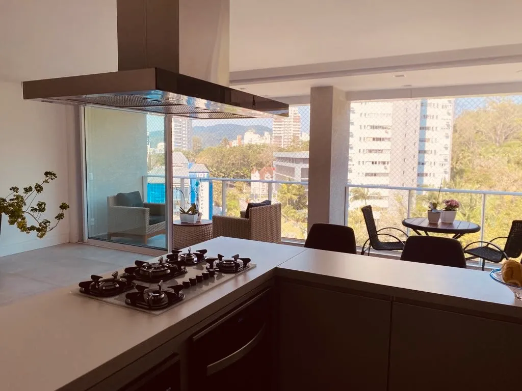 Apartamento Mobiliado com 3 Suítes, 189 m² Privativos e Lazer Completo no Bom Retiro, Blumenau