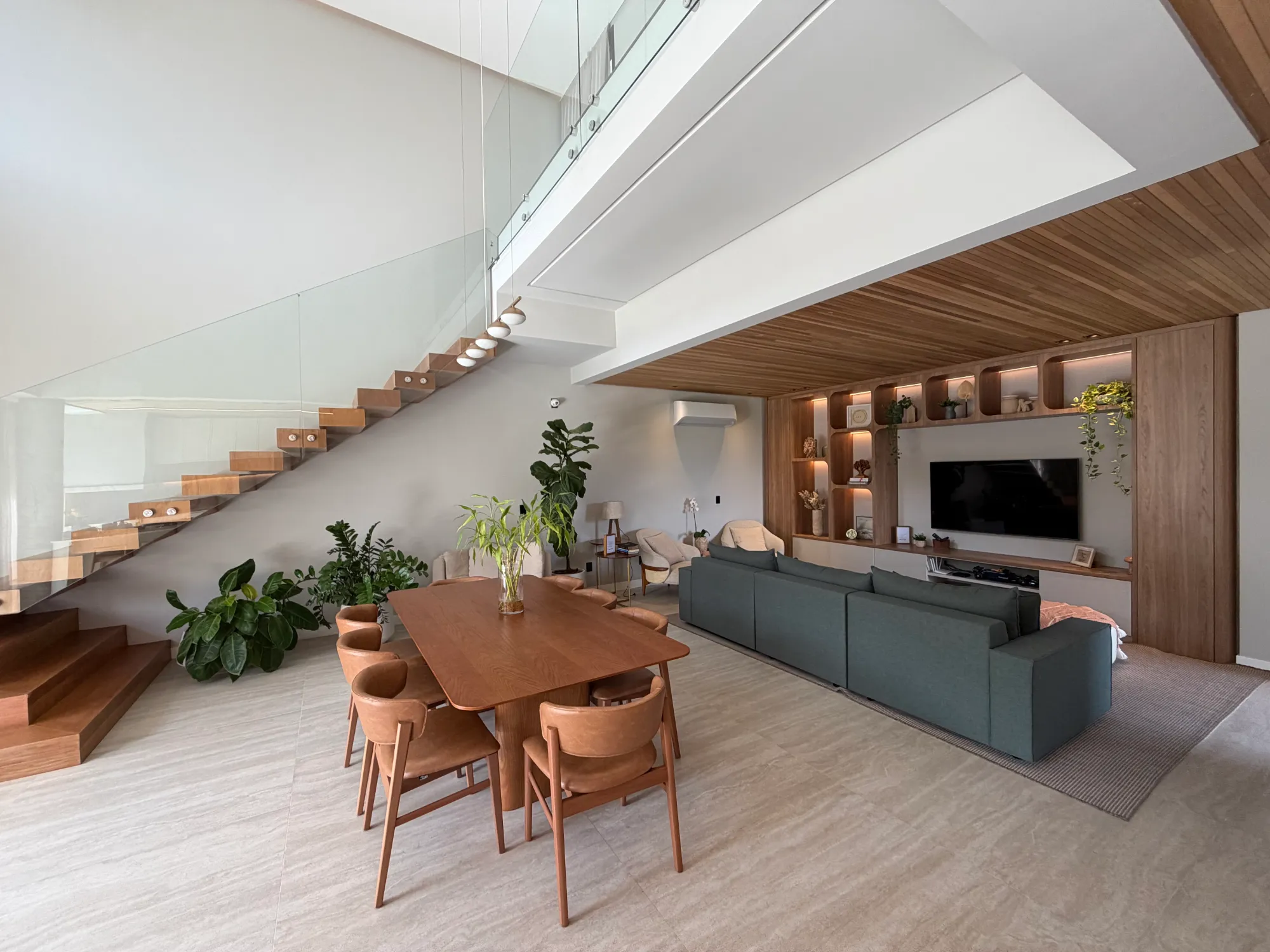 CASA NOVA DE ALTÍSSIMO PADRÃO - 3 SUÍTES E 336M2 PRIVATIVOS 