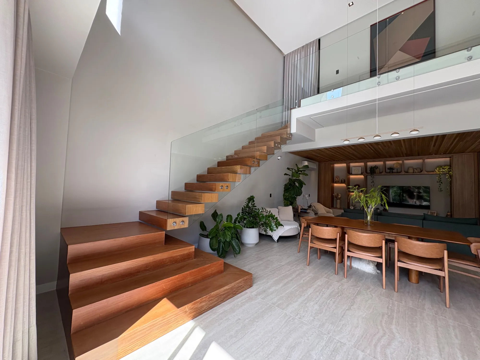 CASA NOVA DE ALTÍSSIMO PADRÃO - 3 SUÍTES E 336M2 PRIVATIVOS 