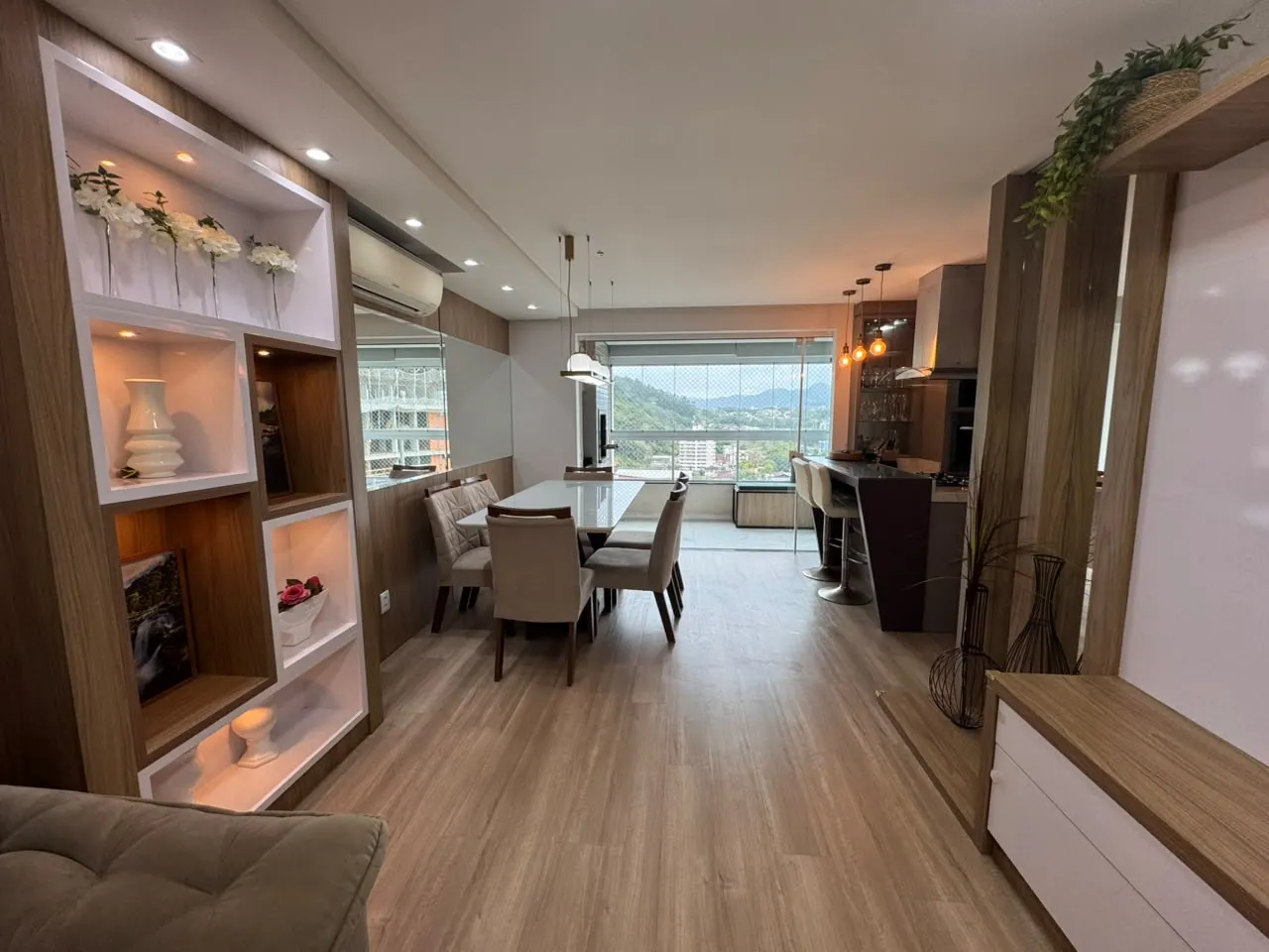 Apartamento finamente mobiliado na Velha com 3 dormitórios sendo 1 suíte 