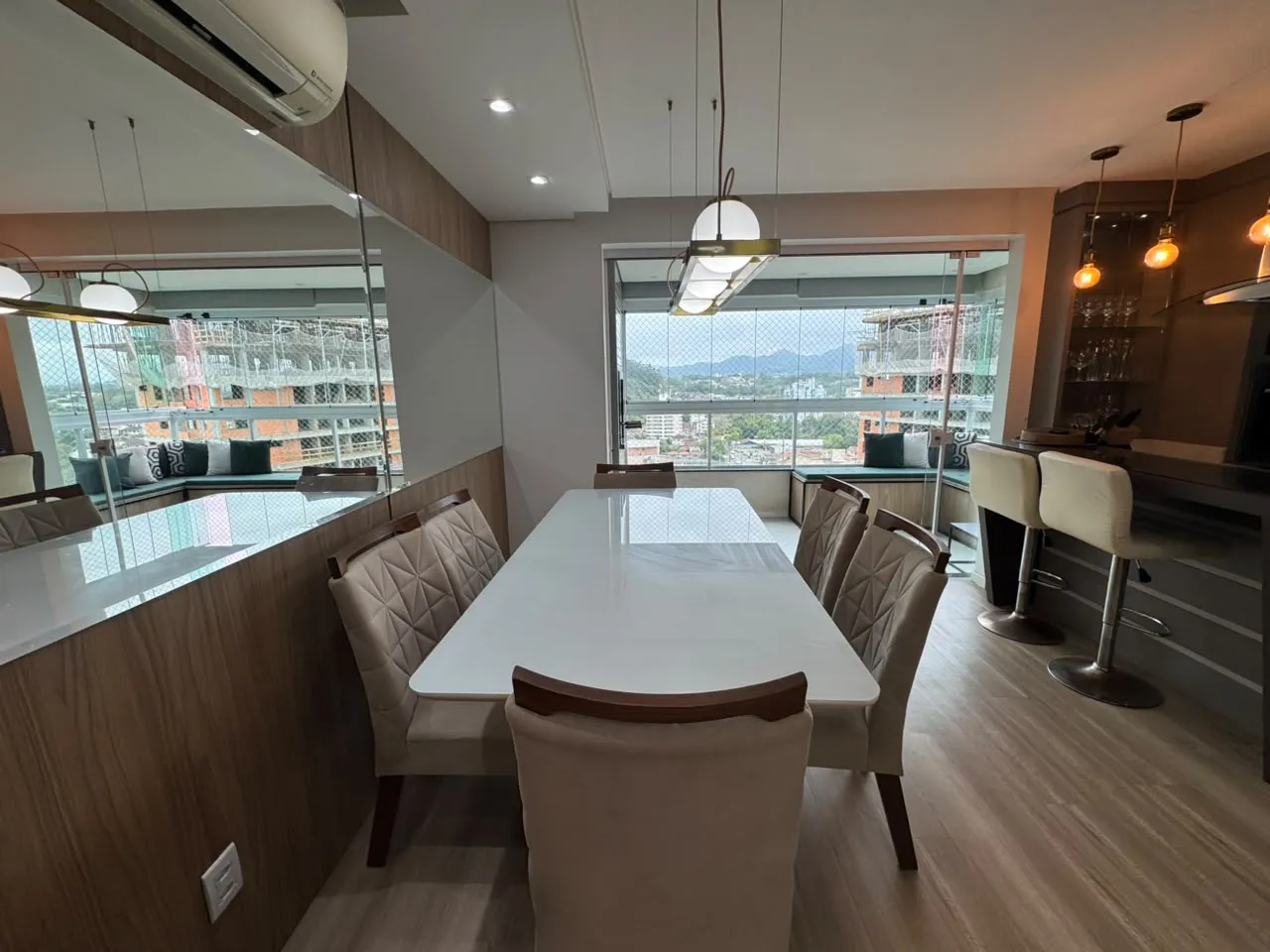 Apartamento finamente mobiliado na Velha com 3 dormitórios sendo 1 suíte 
